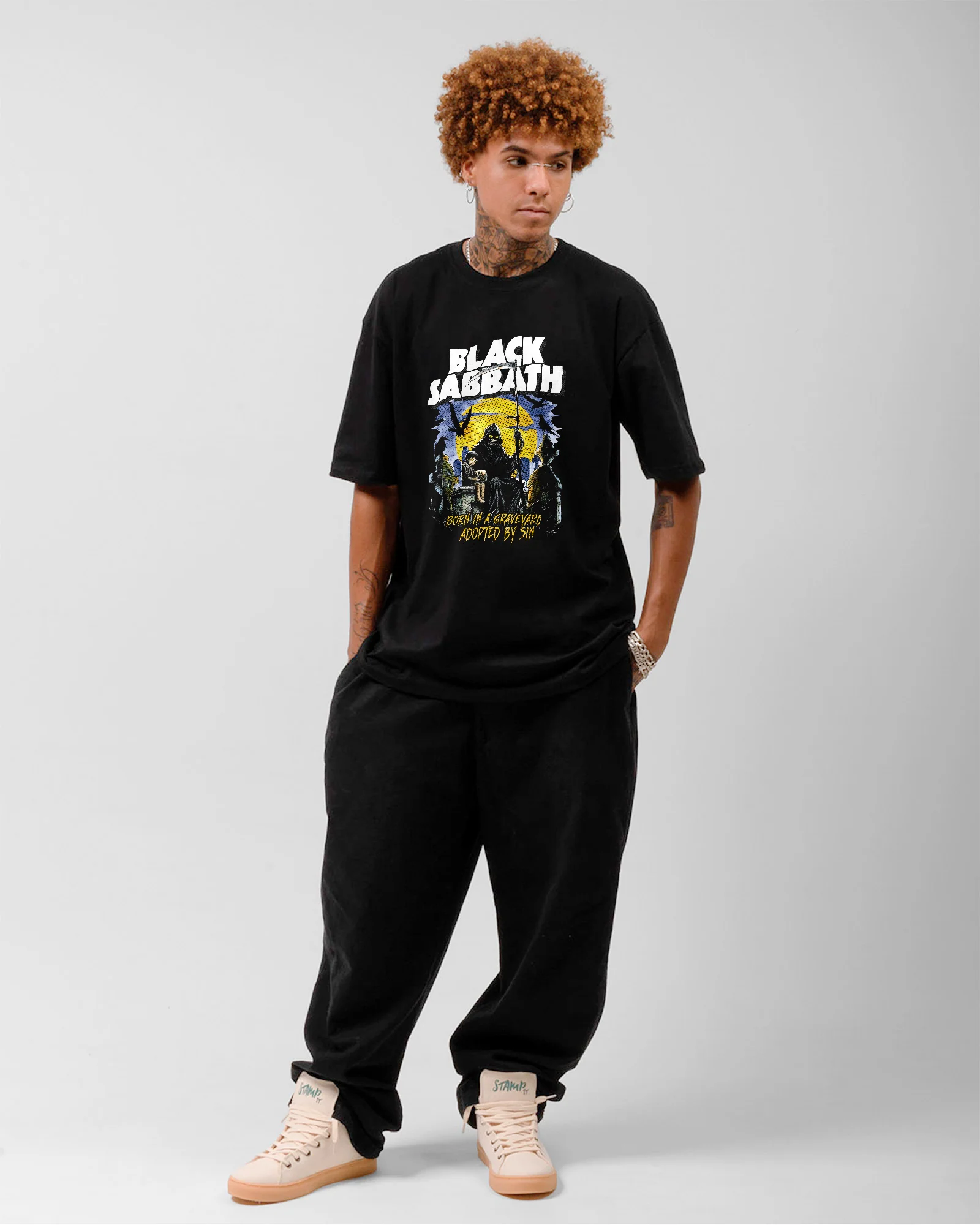 Camiseta Preta Black Sabbath Born in Graveyard - Image 3