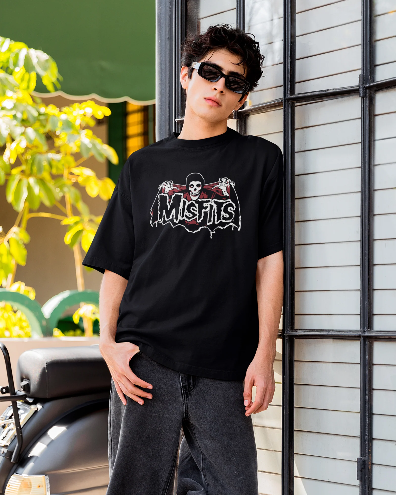 Camiseta Preta Misfits Caveira com Morcego - Image 2